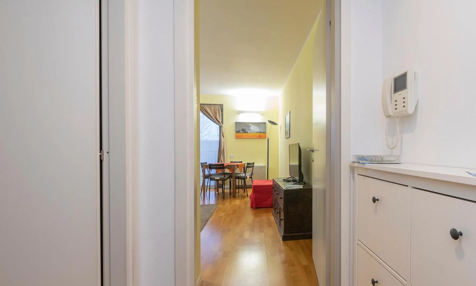 Xenia Apartments - Elegant Studio 10 Min From Linate Milan