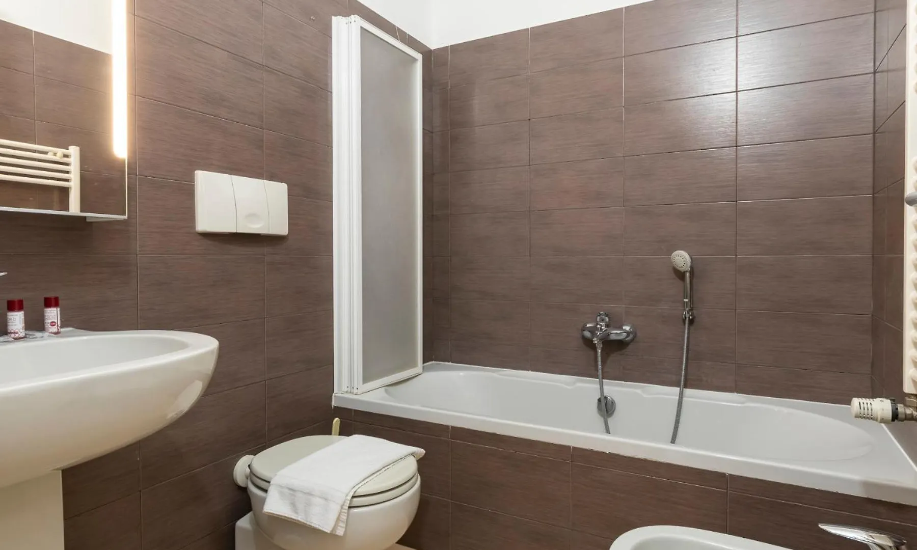 Xenia Apartments - Elegant Studio 10 Min From Linate Milan