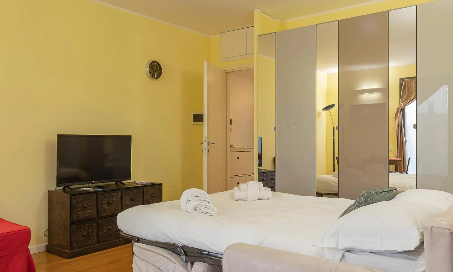 Xenia Apartments - Elegant Studio 10 Min From Linate Milan Italy